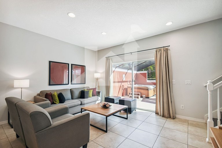 Home with Jacuzzi Near Disney in Orlando