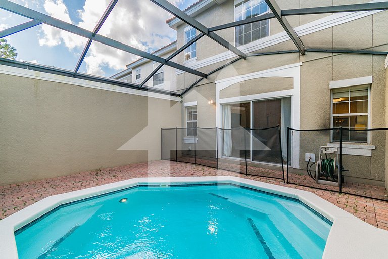 Casa de temporada com piscina perto da Disney