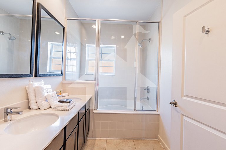 Townhouse 2Hab Regal Oaks con Jacuzzi