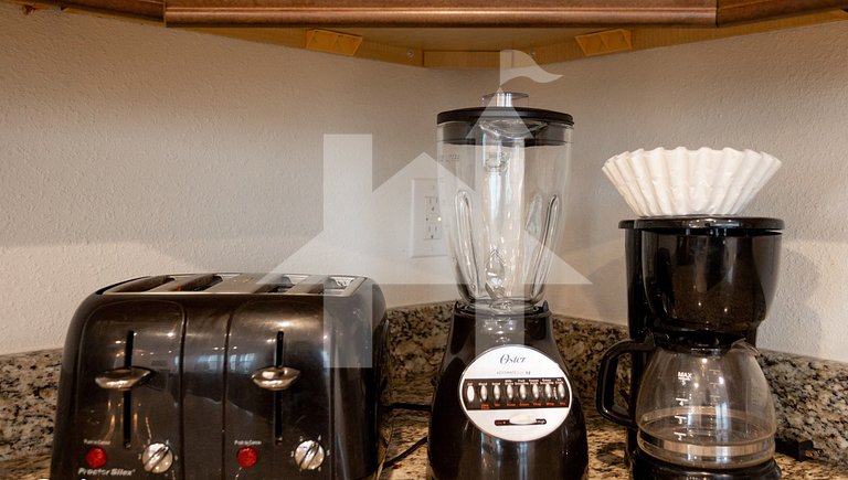 5BR Villa w/ Pool + Resort Access – Solterra