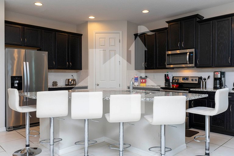 7BR Villa w/ Private Pool at Solara Resort