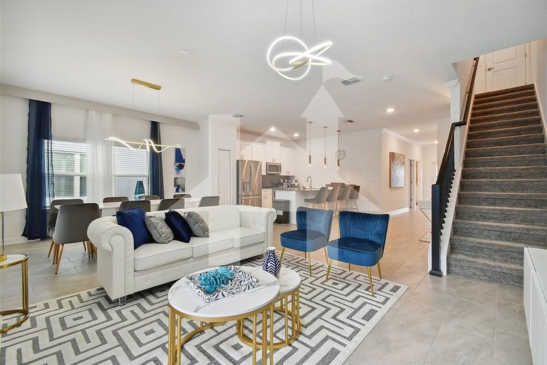 5BR/4BA Luxury Home *Resort Access*