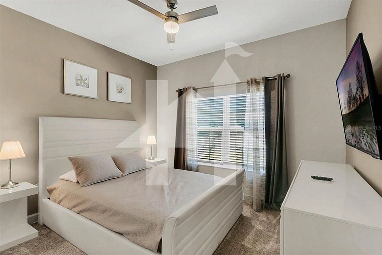 Vacation Home Near Disney, 5 bedrooms