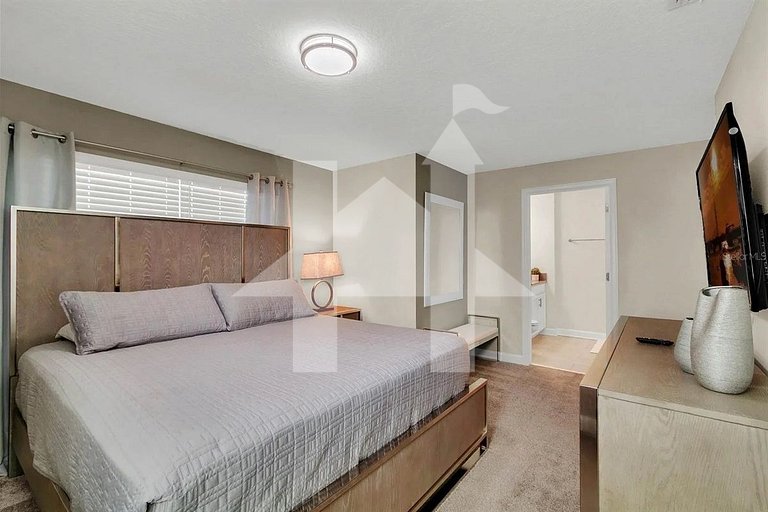 Vacation Home Near Disney, 5 bedrooms