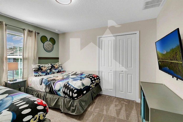 Vacation Home Near Disney, 5 bedrooms