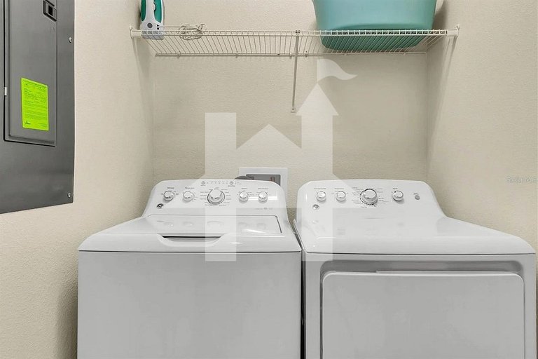 4838 - 5Q/4B Storey Lake * c/ Piscina *