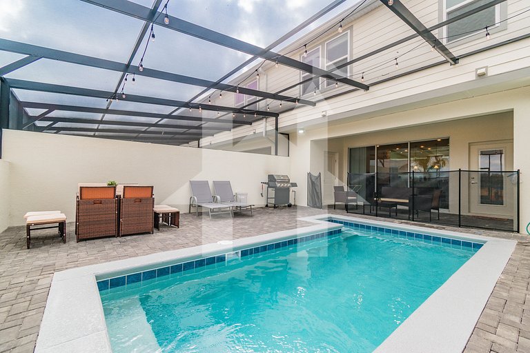 7424- 5B/4.5B Pool and Resort