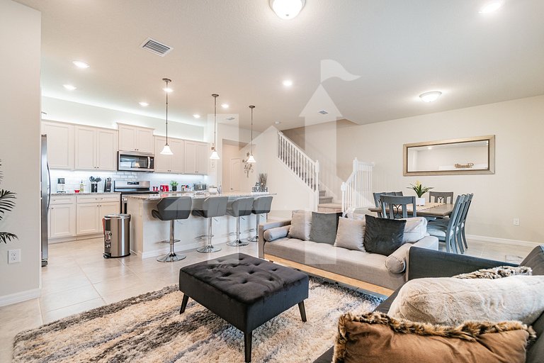 Vacation Home Near Disney, 5 bedrooms