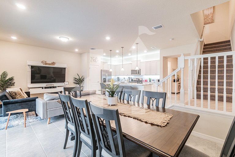 Vacation Home Near Disney, 5 bedrooms