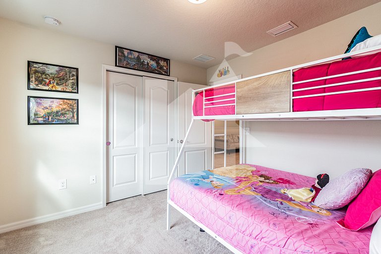 Vacation Home Near Disney, 5 bedrooms