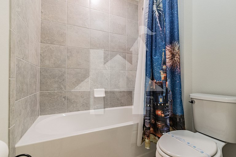 Vacation Home Near Disney, 5 bedrooms
