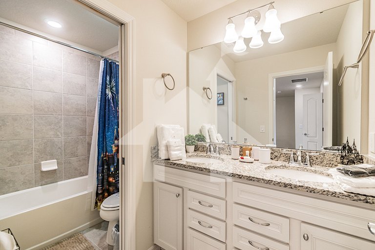 Vacation Home Near Disney, 5 bedrooms