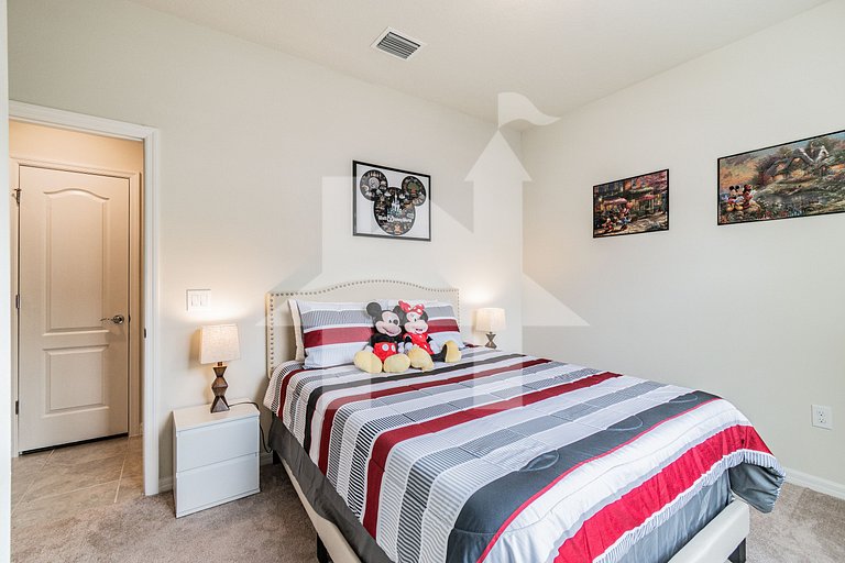 Vacation Home Near Disney, 5 bedrooms