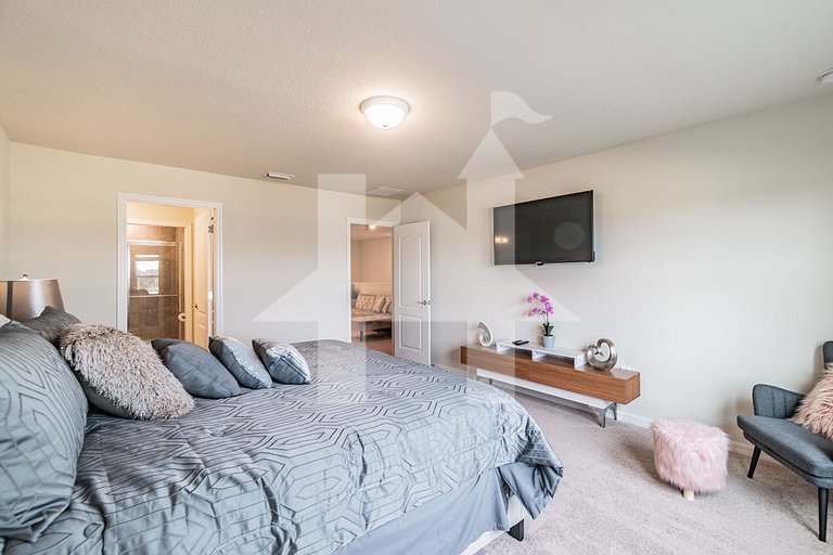 Vacation Home Near Disney, 5 bedrooms