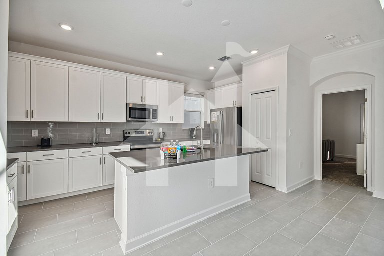 Vacation Home Near Disney, 5 bedrooms
