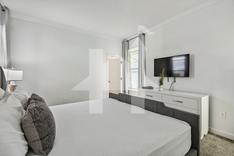 Vacation Home Near Disney, 5 bedrooms