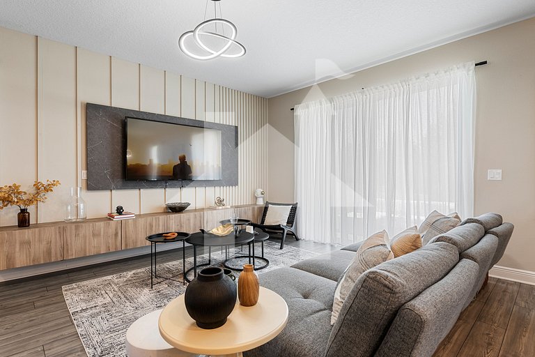 Reunion 4BR Luxury Villa | PS5 + Game Room