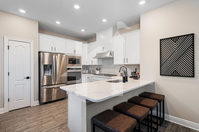 Reunion 4BR Luxury Villa | PS5 + Game Room