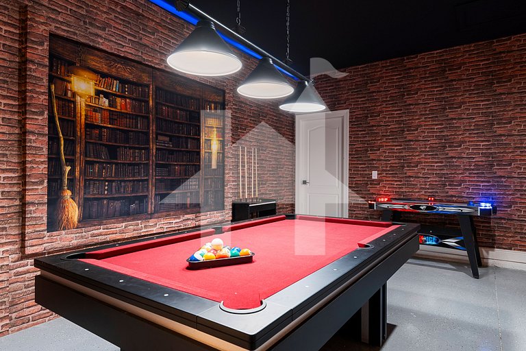 Reunion 4BR Luxury Villa | PS5 + Game Room