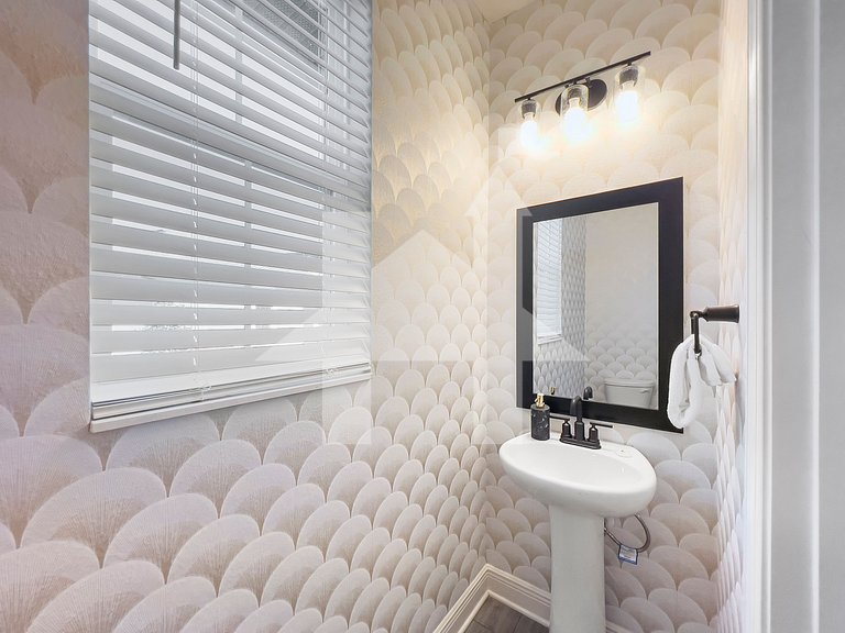 Reunion 4BR Luxury Villa | PS5 + Game Room