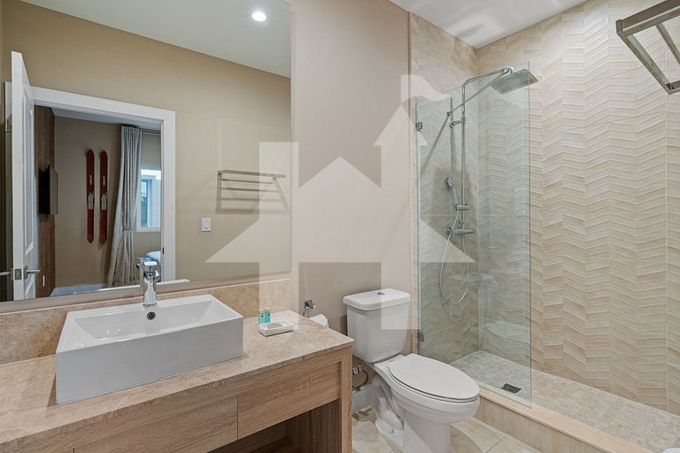 3063 - Vila Luxuosa com 4 Quartos e 4.5 Banheiros Perto da D