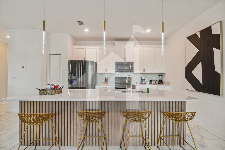 2943 - LUXUOSA casa 4Q/3B Storey Lake