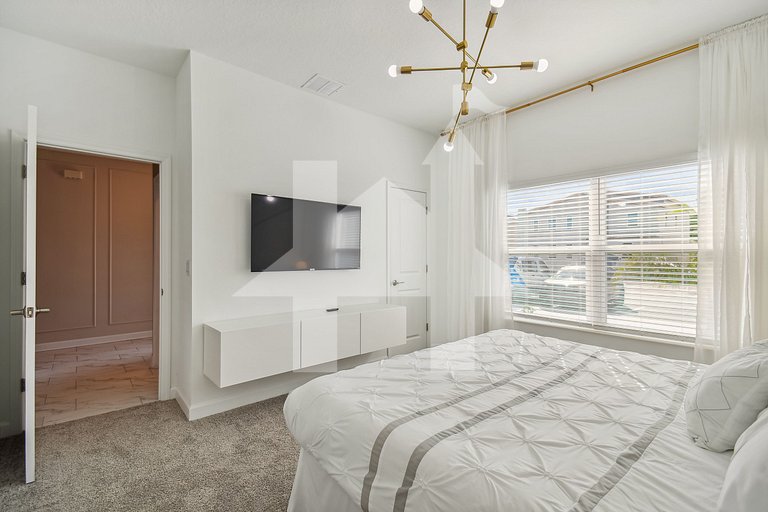 Vacation Home Near Disney, 4 bedrooms