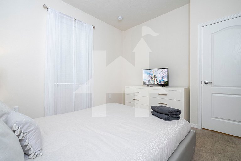 Vacation Home Near Disney, 5 bedrooms