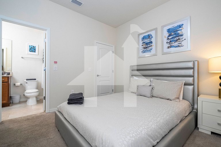 Vacation Home Near Disney, 5 bedrooms