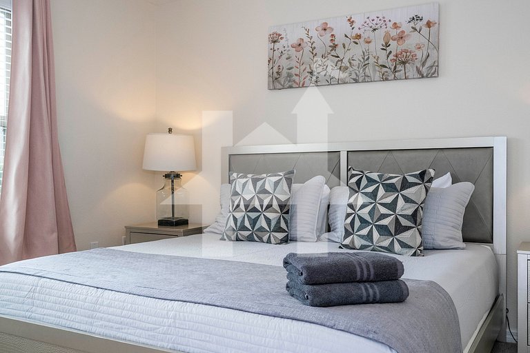 Vacation Home Near Disney, 5 bedrooms