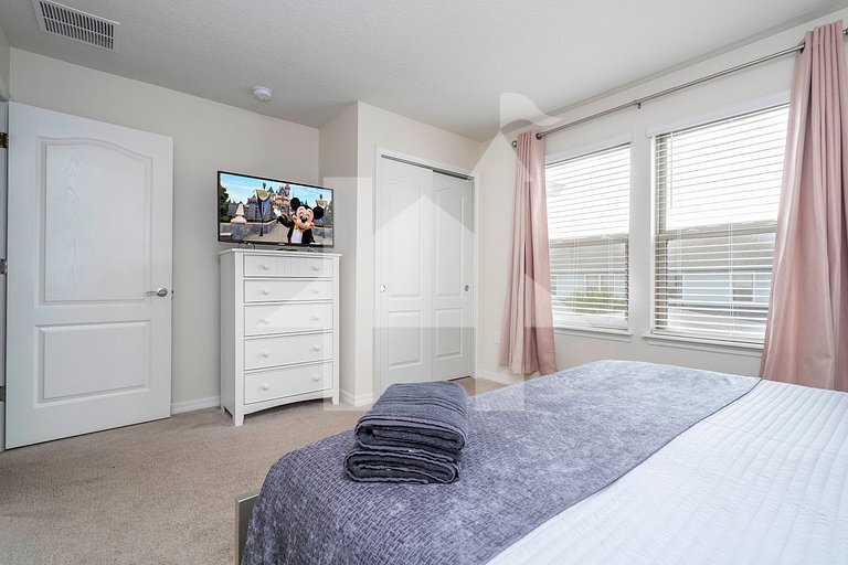 Vacation Home Near Disney, 5 bedrooms