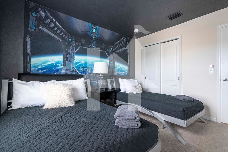 Vacation Home Near Disney, 5 bedrooms