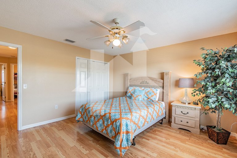 Vacation Home Near Disney, 5 bedrooms