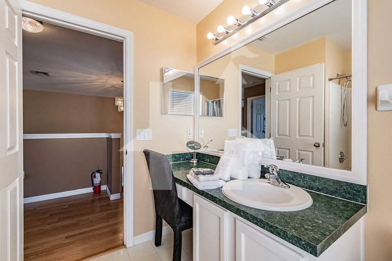 Vacation Home Near Disney, 5 bedrooms