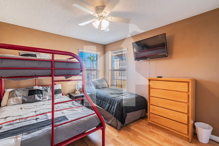 Vacation Home Near Disney, 5 bedrooms