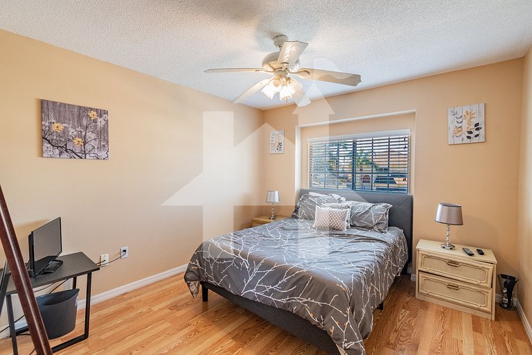 Vacation Home Near Disney, 5 bedrooms