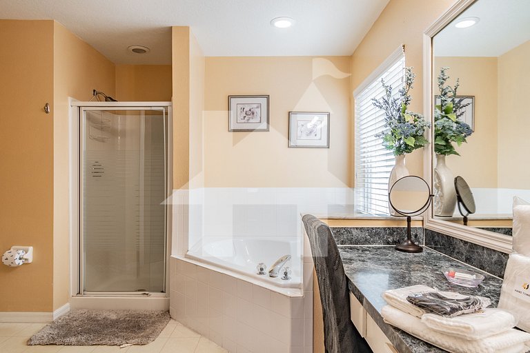 Vacation Home Near Disney, 5 bedrooms