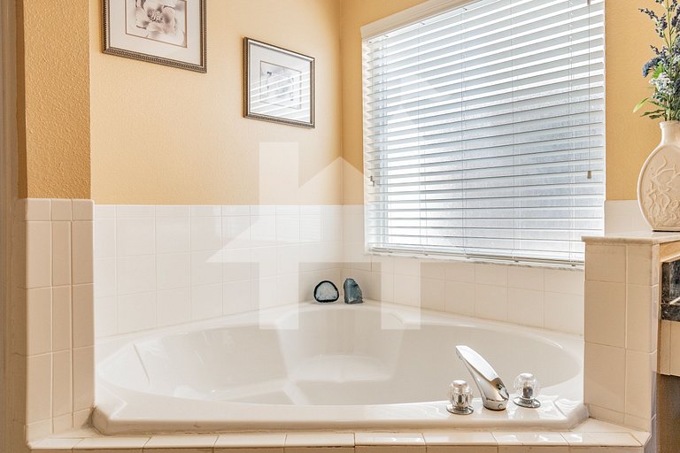 Vacation Home Near Disney, 5 bedrooms