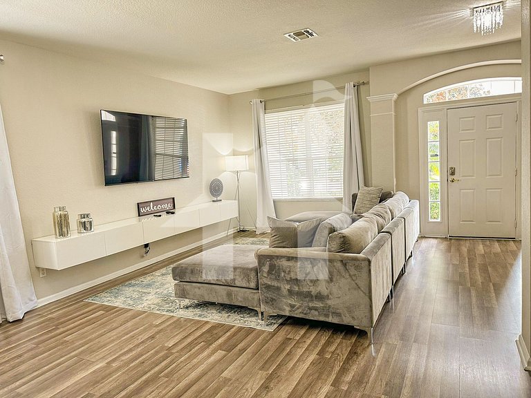 Windsor Hills 6BR Villa w/ Pool & Game Room