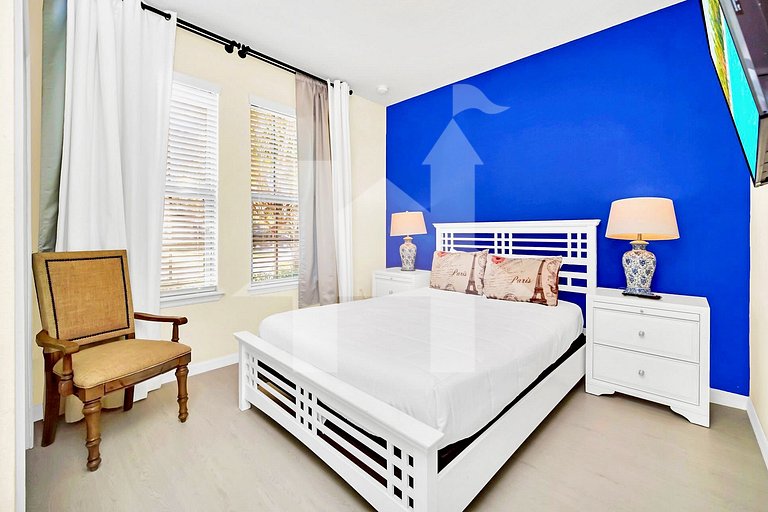 Vacation Home Near Disney, 8 bedrooms