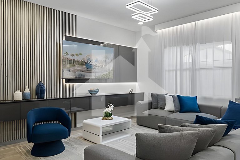 Vacation Home Near Disney, 9 bedrooms