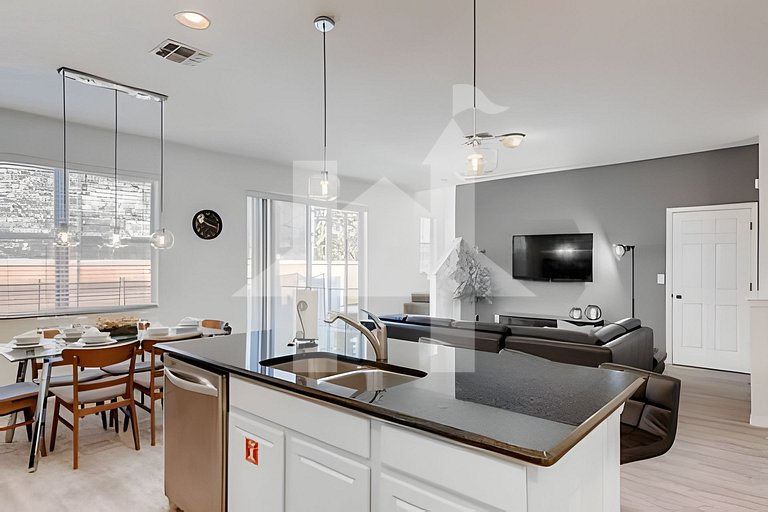 Vacation Home Near Disney, 4 bedrooms
