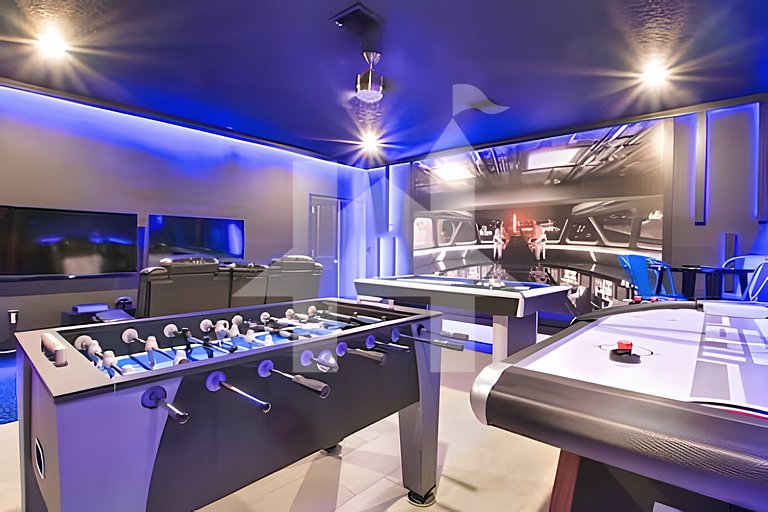 Casa 7Q perto da Disney com Piscina e Games