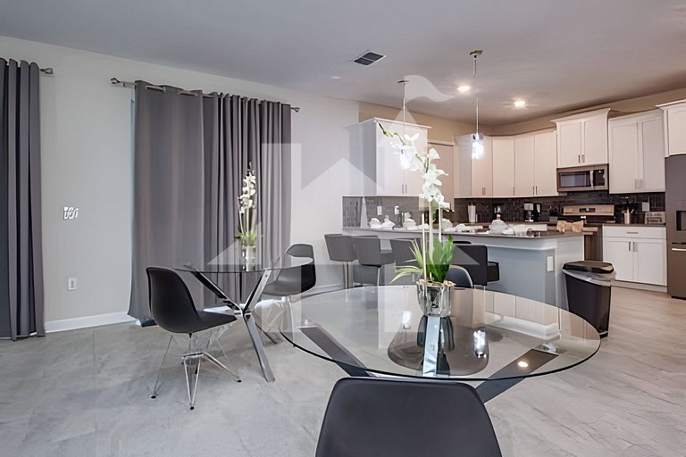 Casa 7Q perto da Disney com Piscina e Games