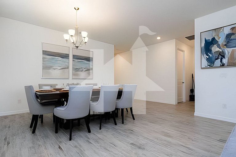 Vacation Home Near Disney, 4 bedrooms