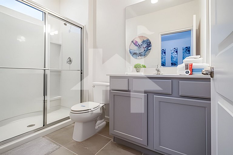 59546Q Luxury 6BR Villa | Prime Location, Pool & Cinema