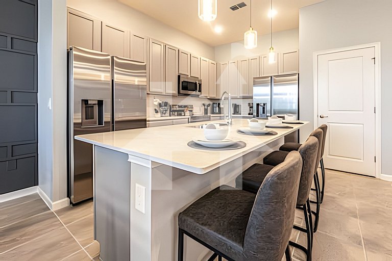 Vacation Home Near Disney, 6 bedrooms