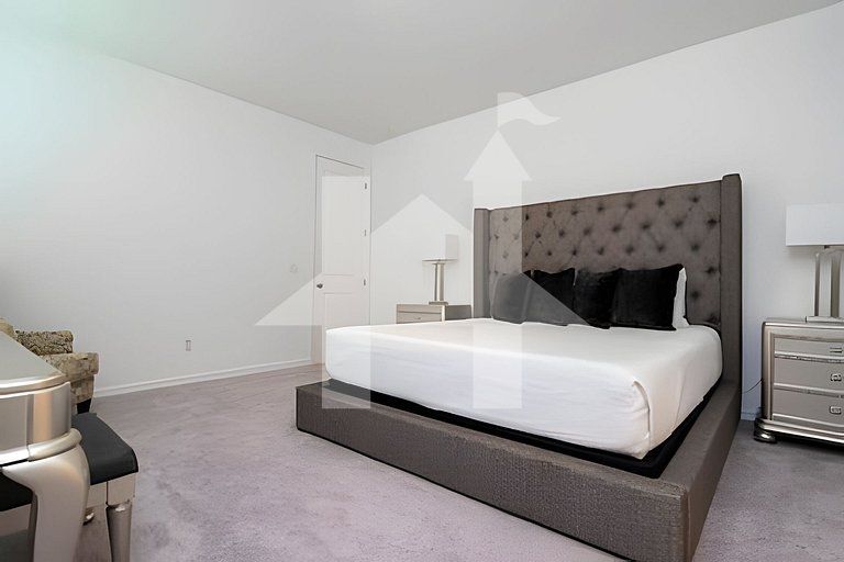 Vacation Home Near Disney, 4 bedrooms