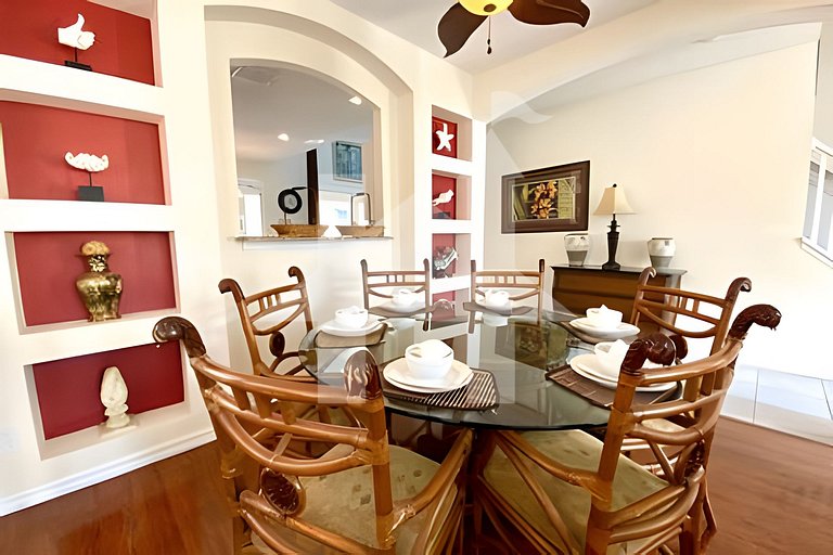 Vacation Home Near Disney, 6 bedrooms