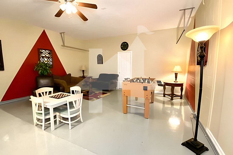 Vacation Home Near Disney, 6 bedrooms